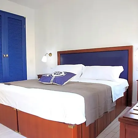 Апарт-отель Le Tolde Del Corallone 4*