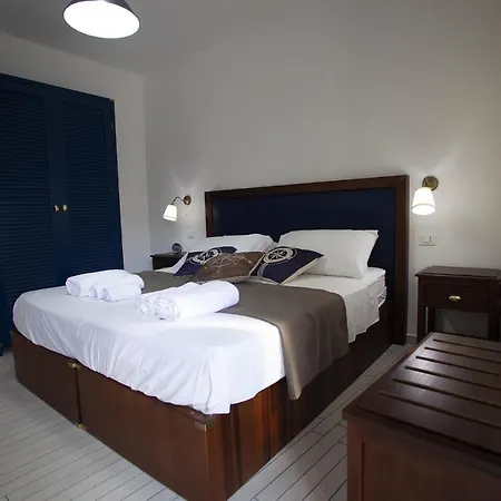 Le Tolde Del Corallone