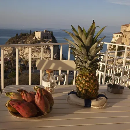 Le Tolde Del Corallone Tropea