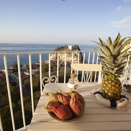 Le Tolde Del Corallone Tropea
