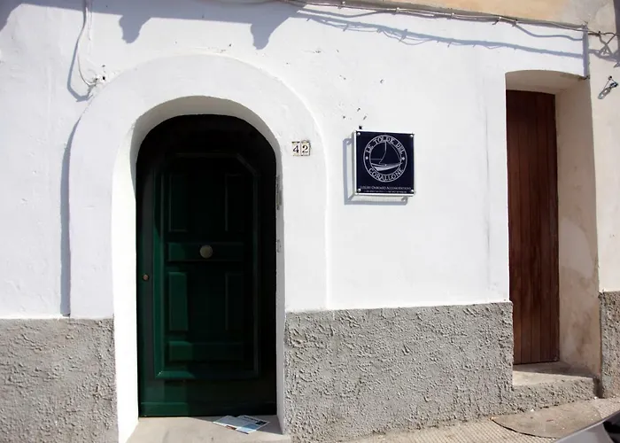 Le Tolde Del Corallone